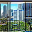 Medusa's Luxe Retreat - Prime Surfers Paradise Spot