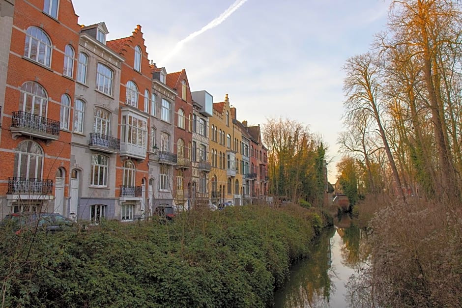 VEGAN, PLANT BASED b&b central Bruges