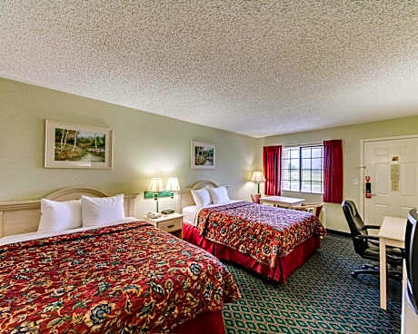 Queen Room with Two Queen Beds - Smoking