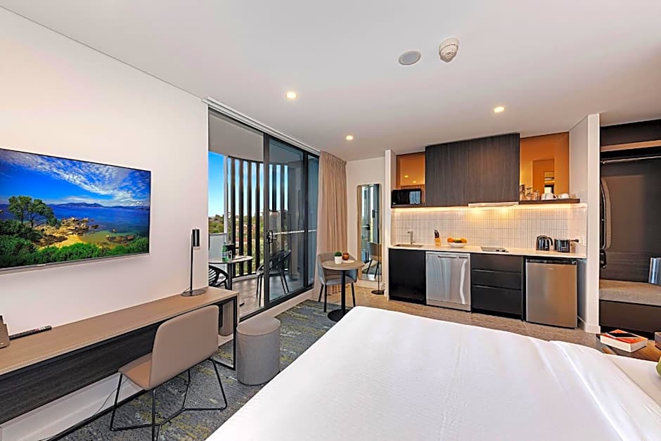 Littomore Suites Kingswood