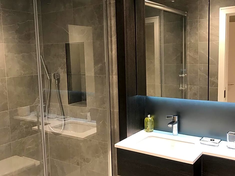 Kew Bridge Apartments