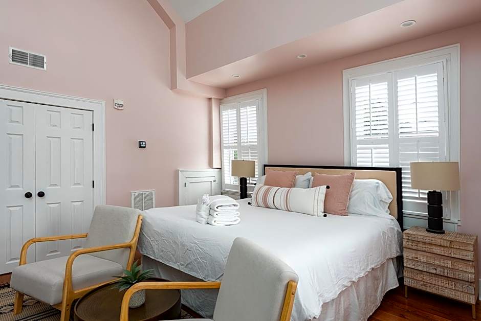 The Quarters on Spring