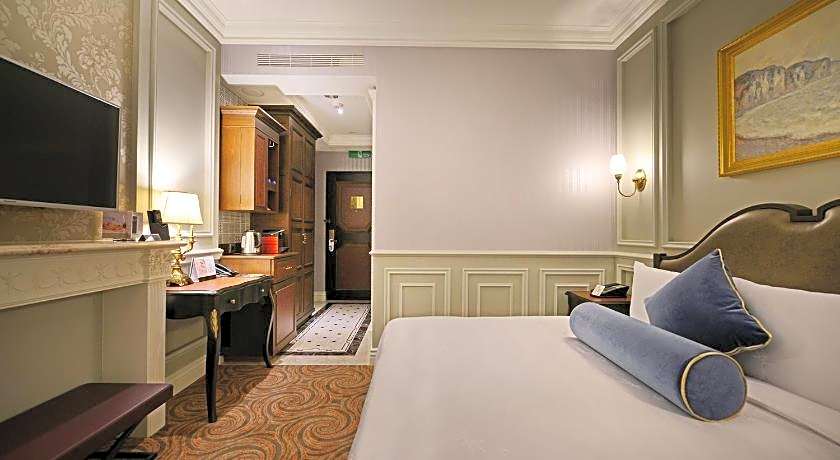 Golden Tulip RS Boutique Hotel