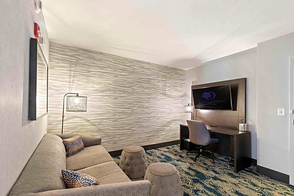 DoubleTree By Hilton Front Royal Blue Ridge Shadows