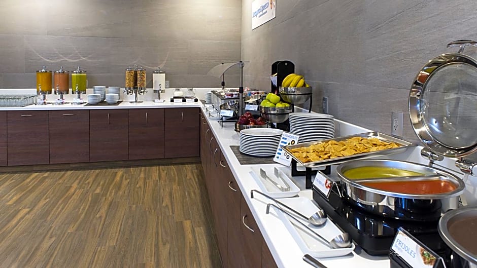 Holiday Inn Express Mexico - Toreo By IHG