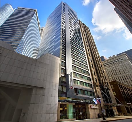 Hilton Garden Inn Chicago Downtown Riverwalk