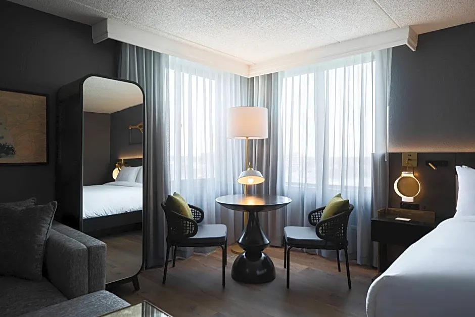 Renaissance Chicago North Shore Hotel