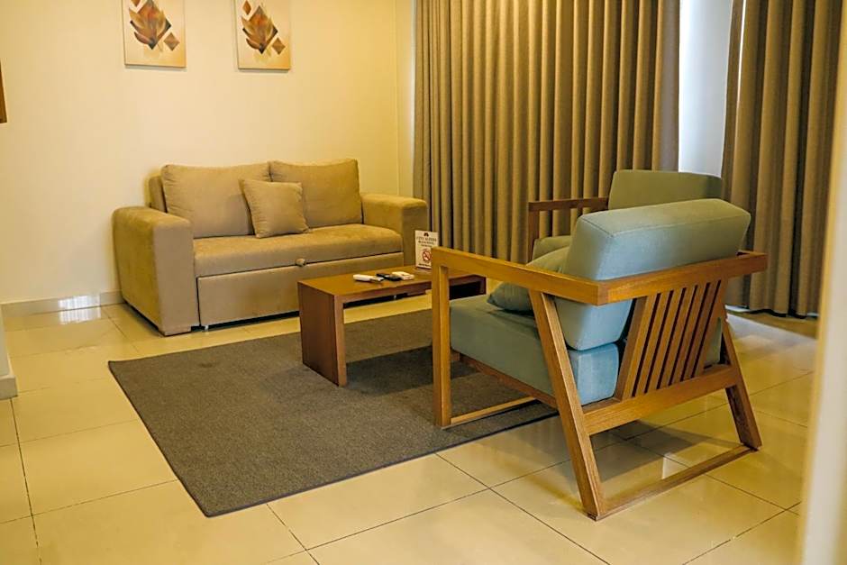 Majestic City Suites & Beach Hotel