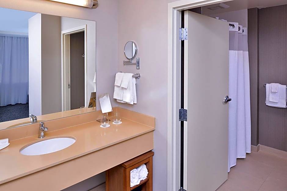 Courtyard by Marriott Columbus Grove City