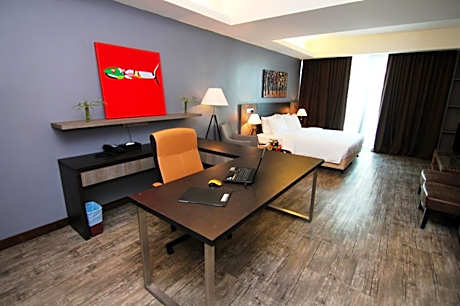 Deluxe King Room