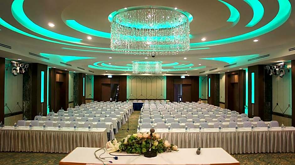 Lee Gardens Plaza Hotel
