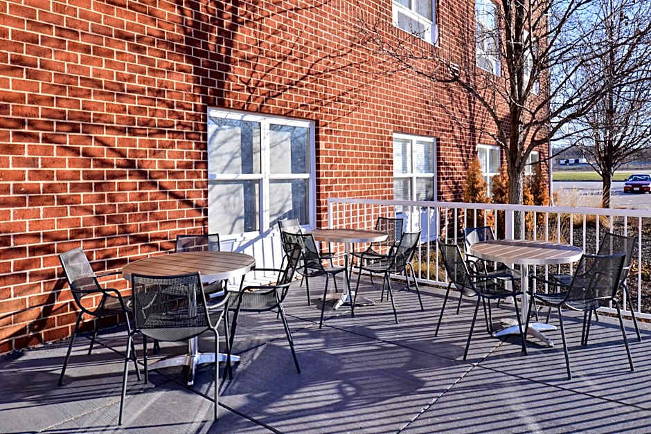 Holiday Inn Express Hotel & Suites St. Louis West-OFallon By IHG