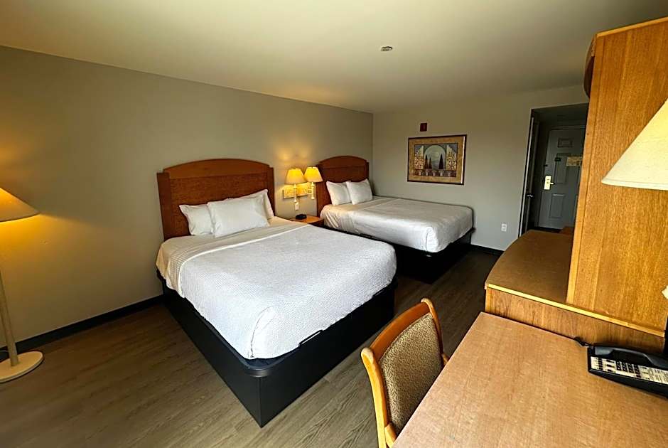 La Quinta Inn & Suites by Wyndham Islip Macarthur Airport