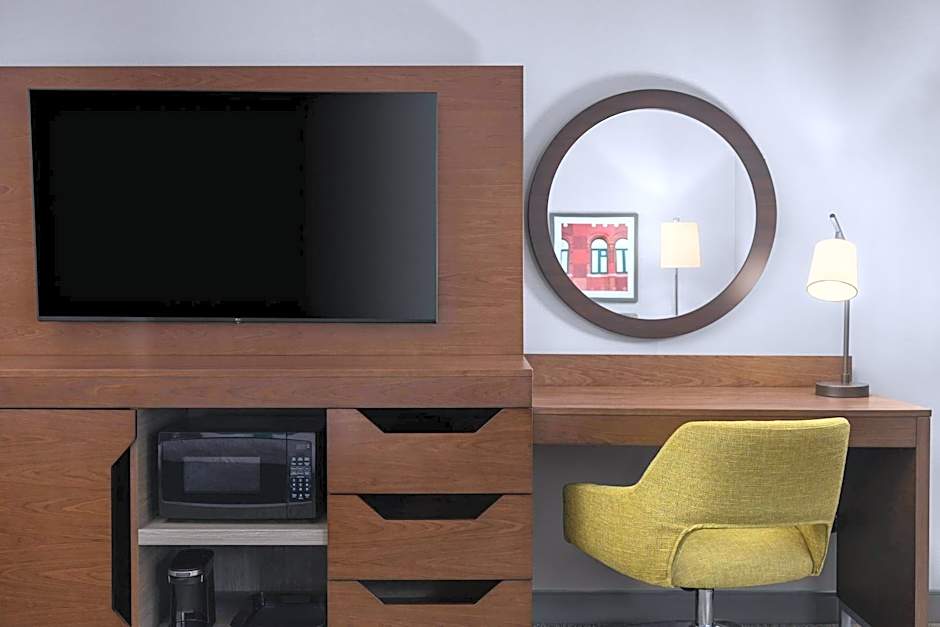 Hampton Inn & Suites Orangeville, ON