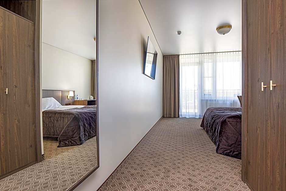 Superior 1 Double Bed or 2 Beds — 12 fotoğraftan 1. fotoğraf