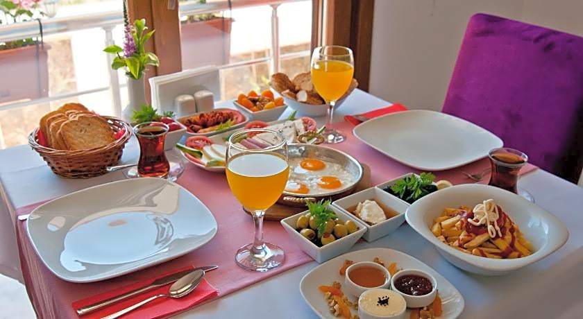 defne otel