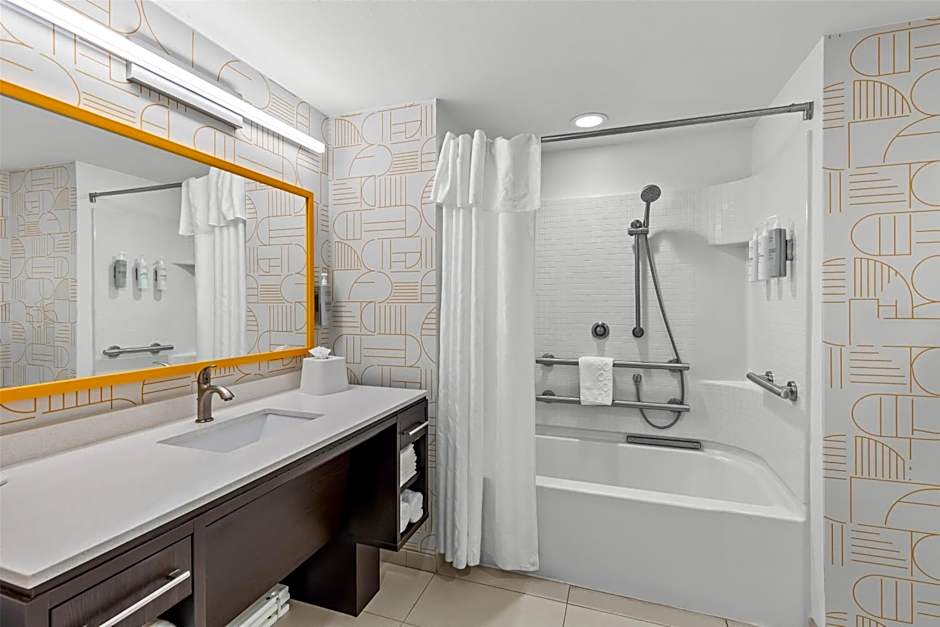 Home2 Suites by Hilton Youngstown West/Austintown, OH