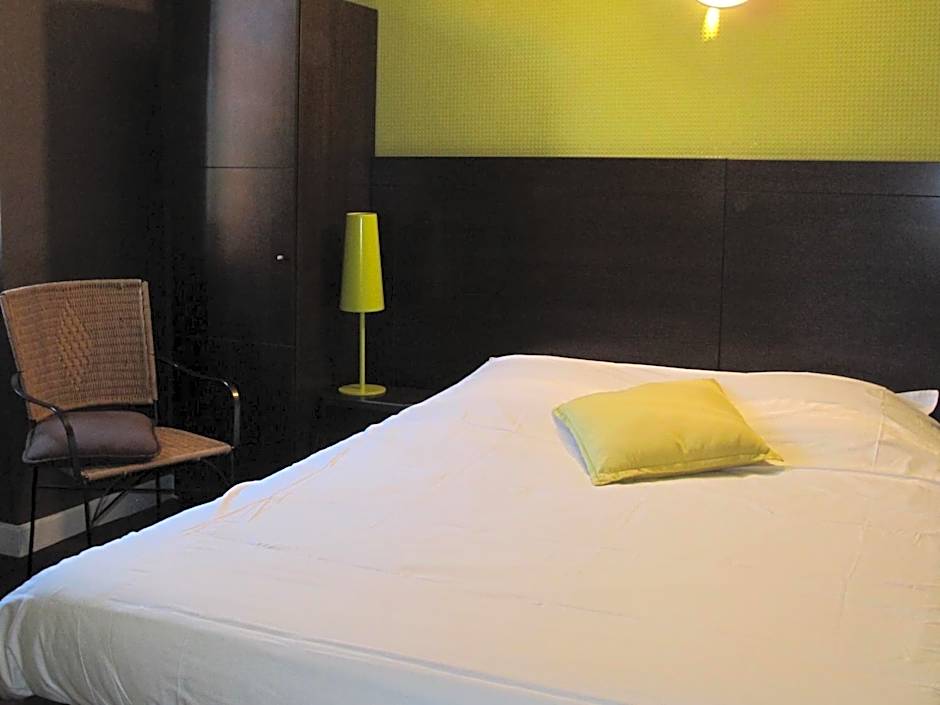 Logis Hôtel Deshors-Foujanet