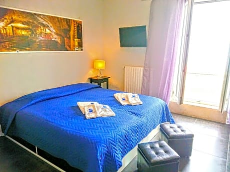 Triple Room with Private External Bathroom