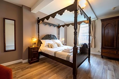 Double Room with Four Poster Bed