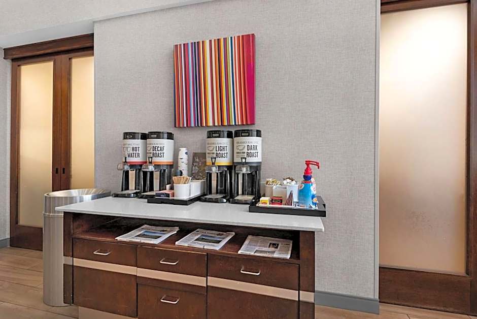 Hampton Inn By Hilton & Suites Pensacola I-10 N At University Town Plaza