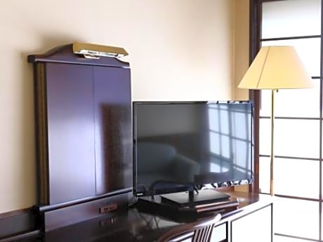 Deluxe Family Suite