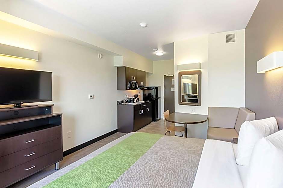 Studio 6 Austin Airport