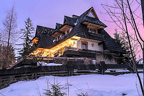 Suite with Mountain View