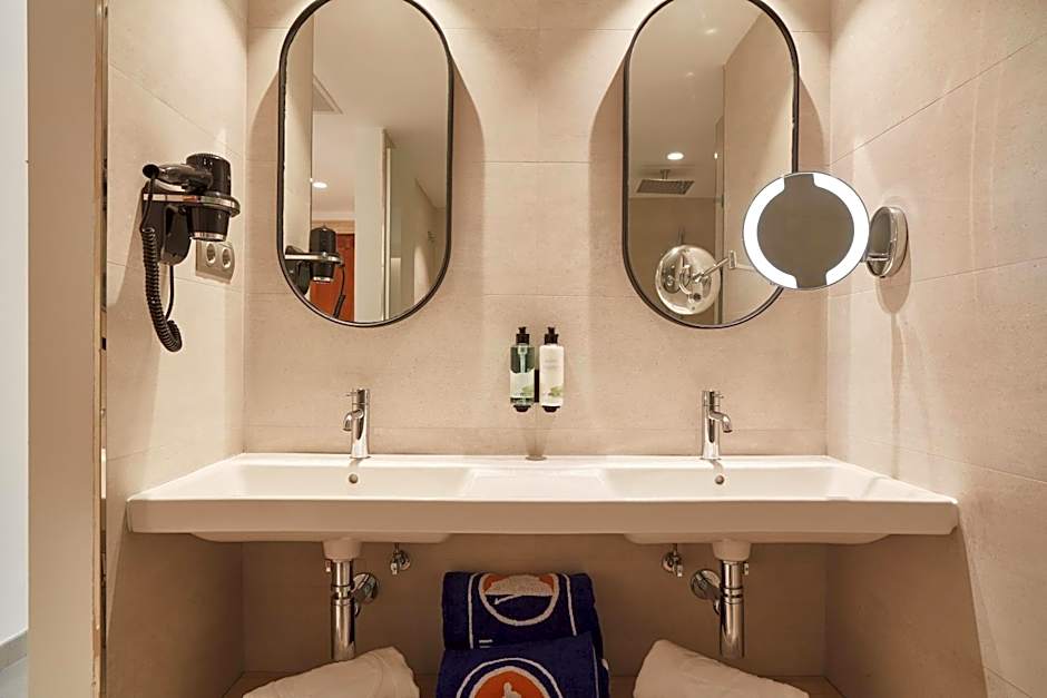 Invisa Hotel Club Cala Blanca
