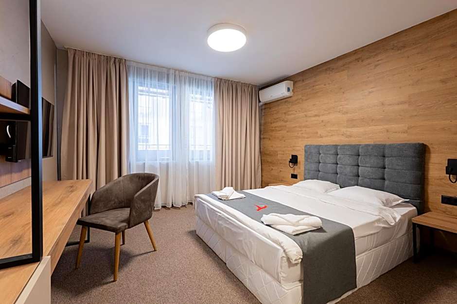 Avenue Hotel