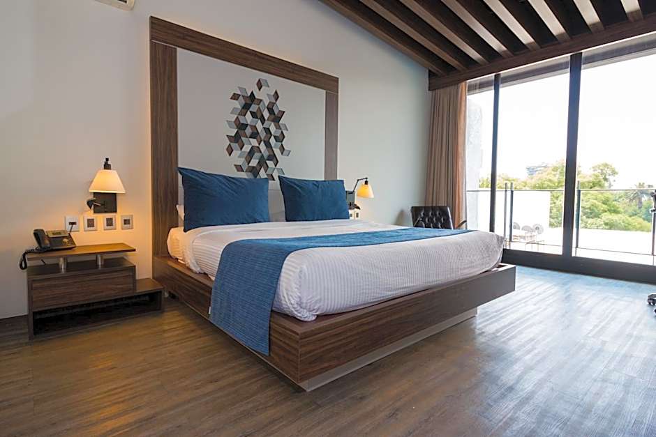 Flow Condesa - Adults Only