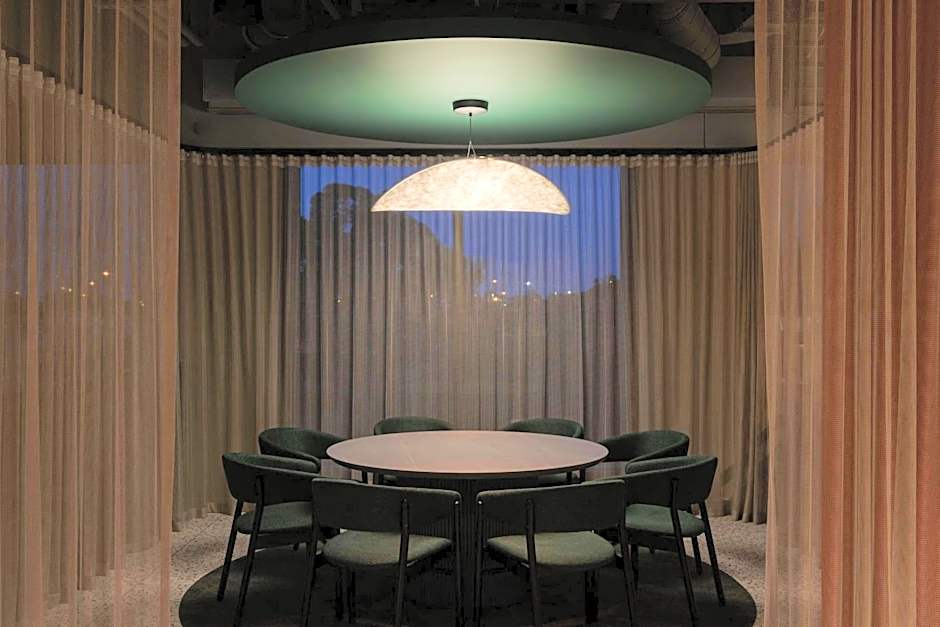 Courtyard by Marriott Perth, Murdoch
