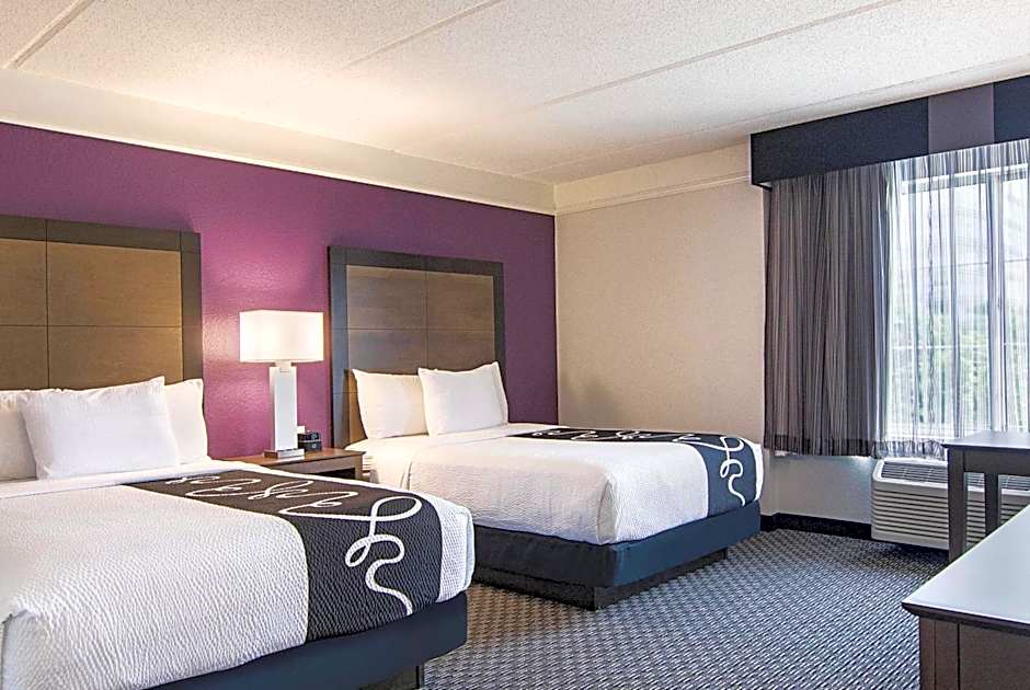 La Quinta Inn & Suites by Wyndham Atlanta Perimeter Medical Center