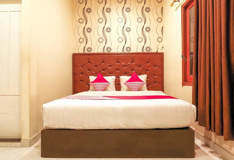 OYO 1117 New Garuda Hotel
