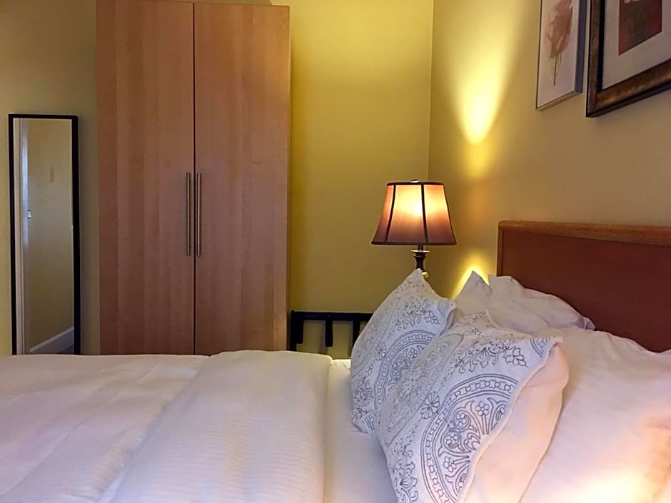 Morris House Hotel - Bed And Breakfast