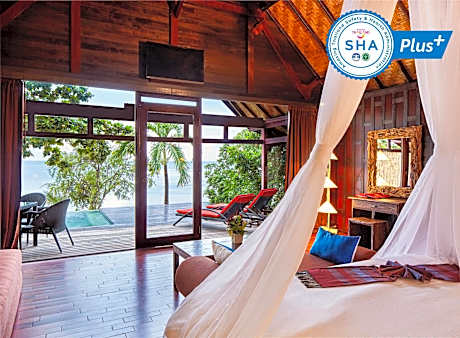 Deluxe Beachfront Pool Villa