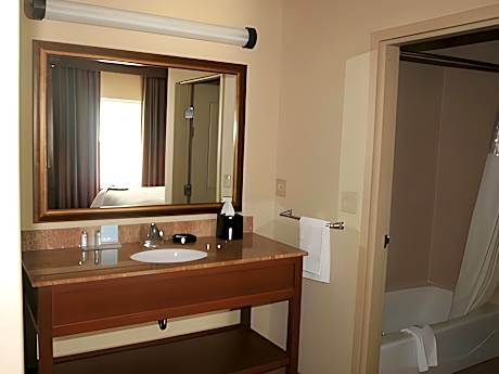 King Room - Non-Smoking