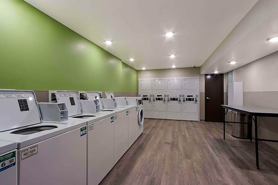 WoodSpring Suites Chandler Airport