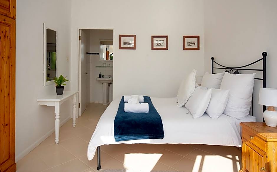 Boulders Beach Hotel, Cafe and Curio shop