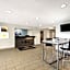 Days Inn and Suites by Wyndham Kansas City South