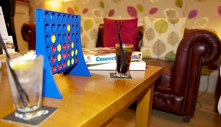 Strawberry Bank Hotel, NEC