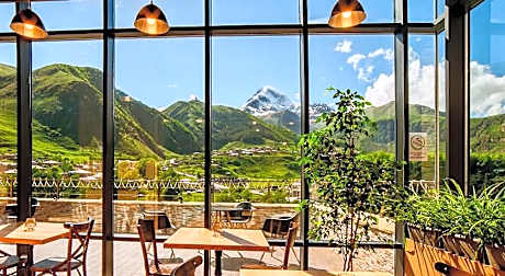 Porta Caucasia Kazbegi