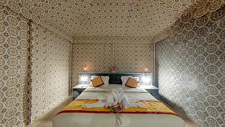 Seven Palms Luxury Camp