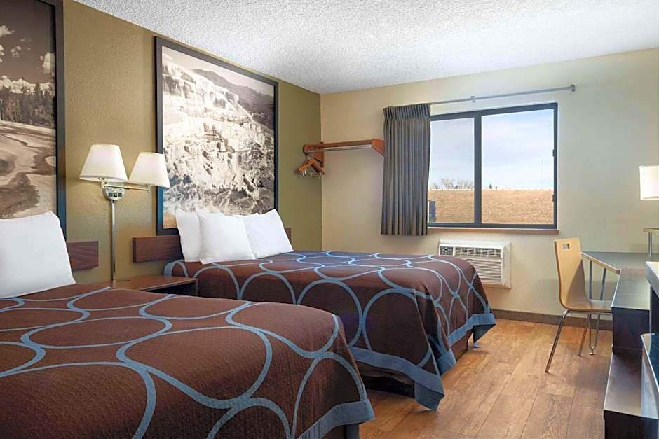 Super 8 by Wyndham Livingston
