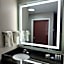 La Quinta Inn & Suites by Wyndham Louisville East