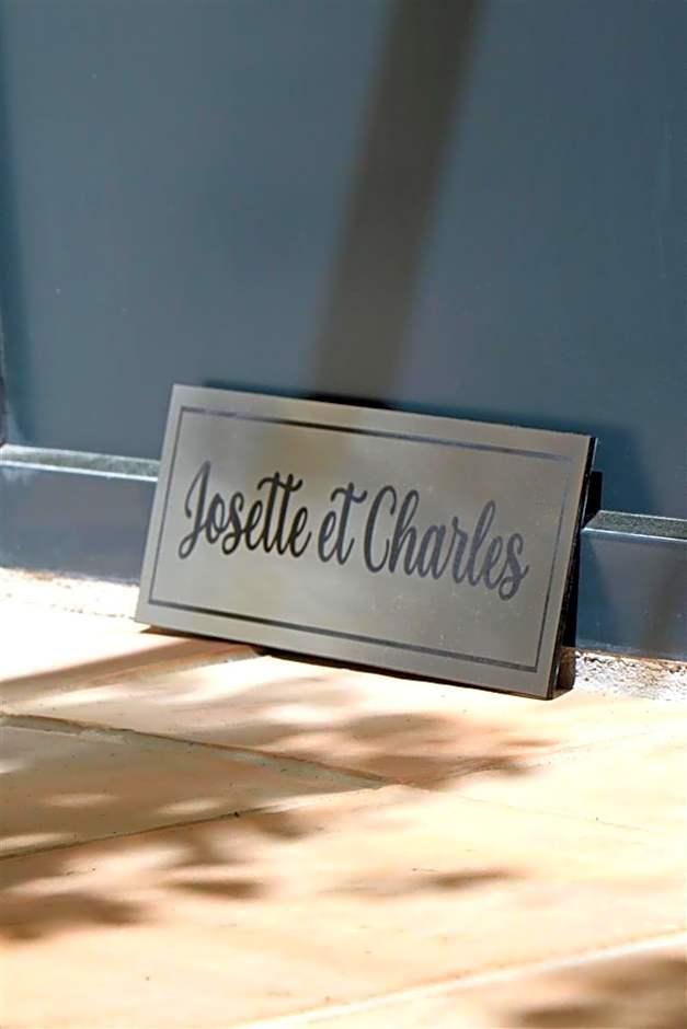 L Amourier chambres charme et confort avec Jacuzzi ou baignoire XXL