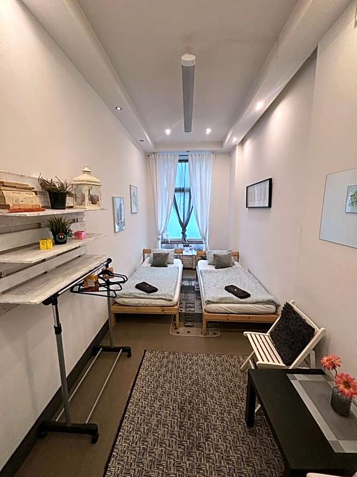 FlyFly Hostel