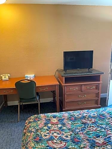American Inn Council Bluffs – Council Bluffs, IA