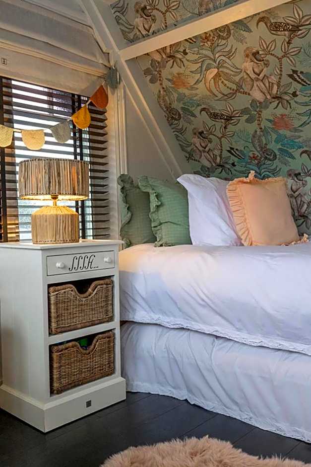 Zenzez Hotel & Lounge