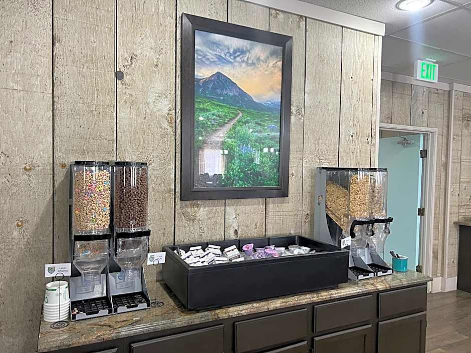 Expedition Lodge Estes Park at Rocky Mtn National Park